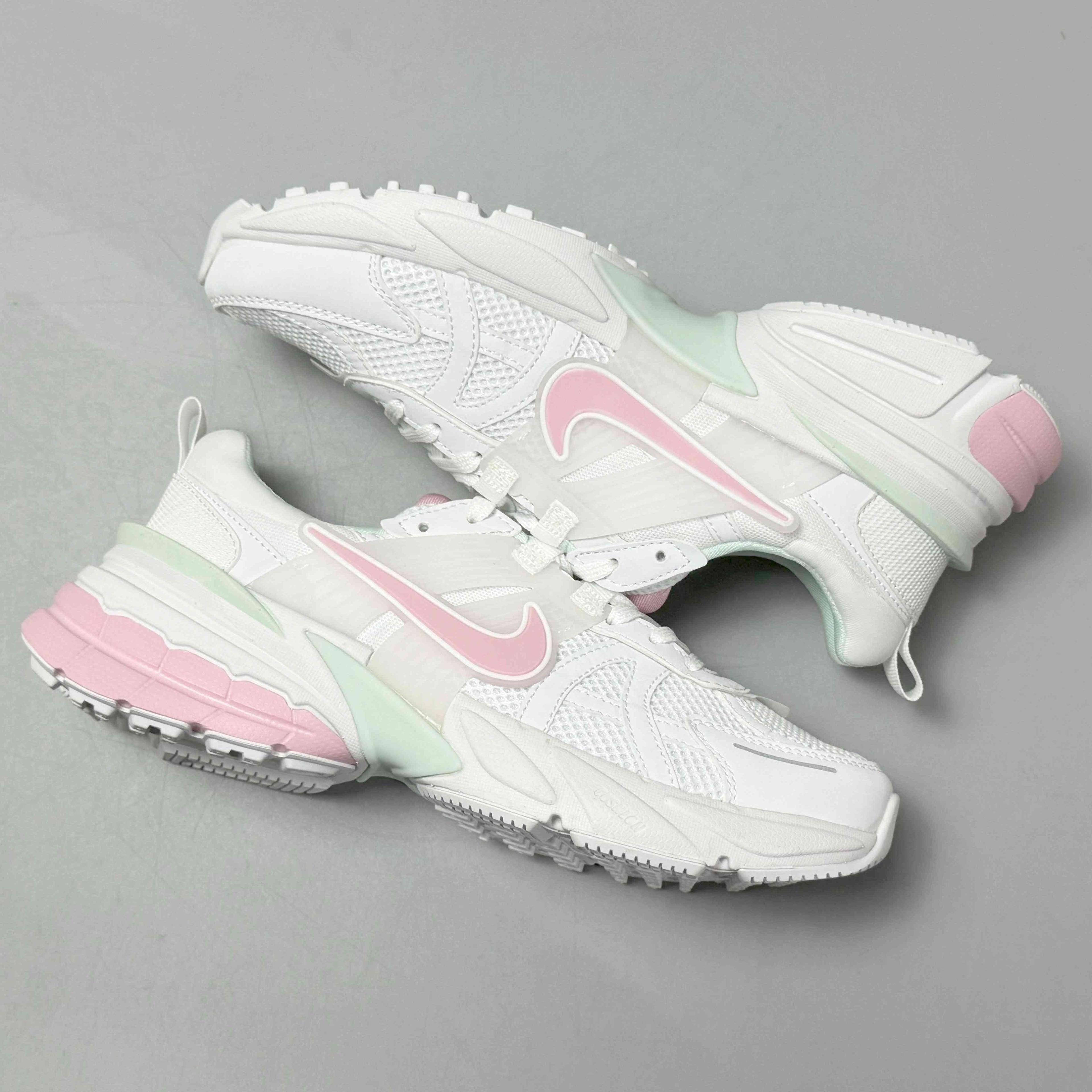 Nike V2K Run 'Pink' Banlieue91