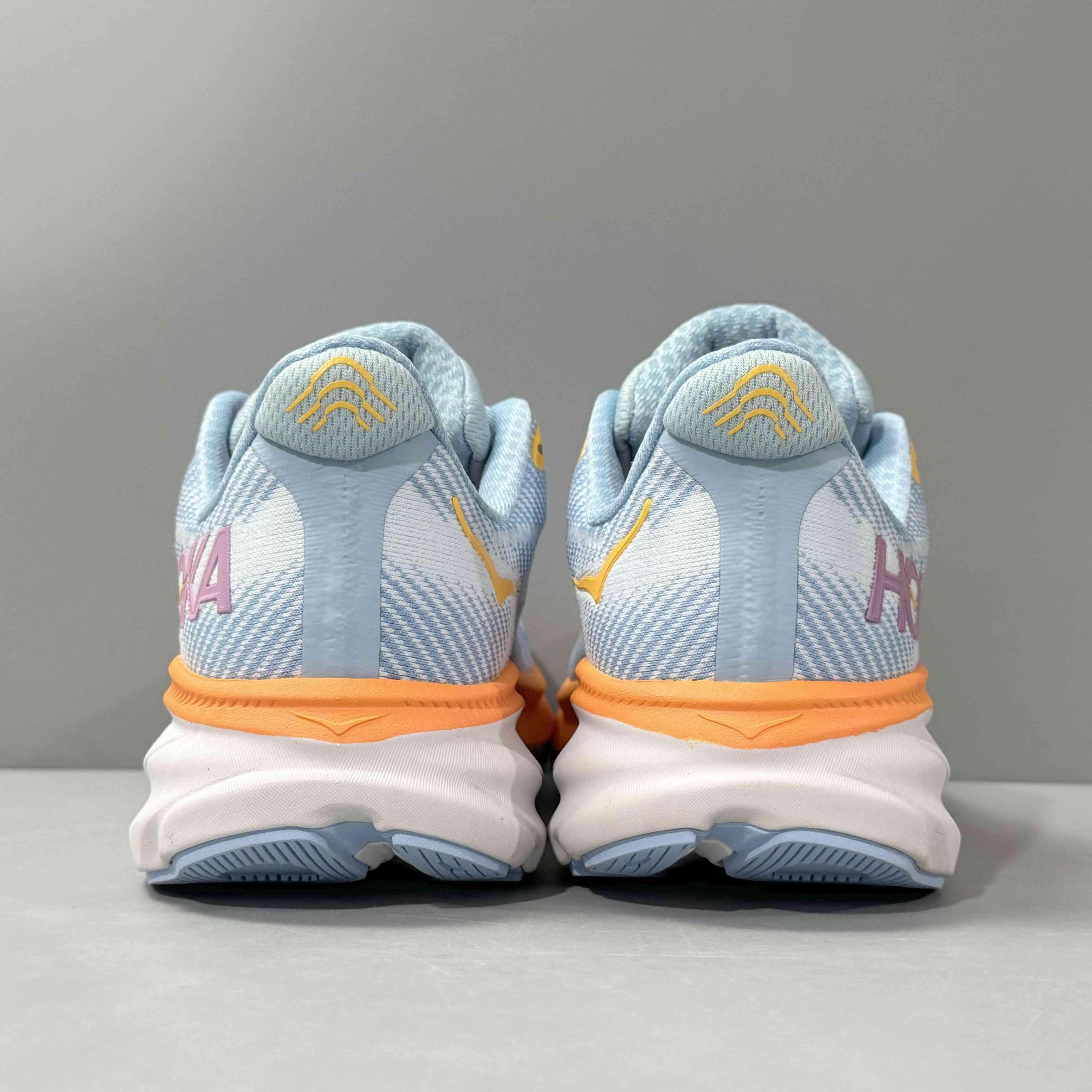 Hoka One One Clifton 9 'Airy Blue' Banlieue91