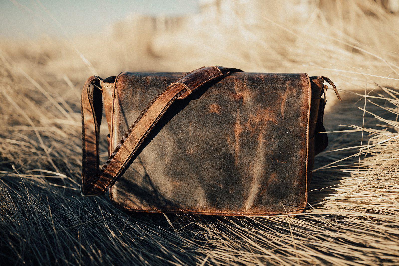 Kasilof Messenger 18 inch XL Kodiak Leather