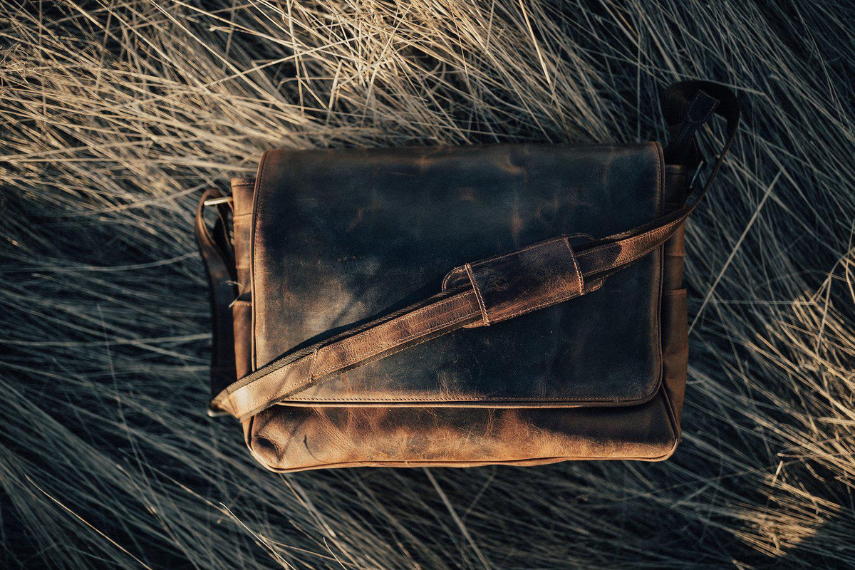 Kasilof Messenger 18 inch XL Kodiak Leather