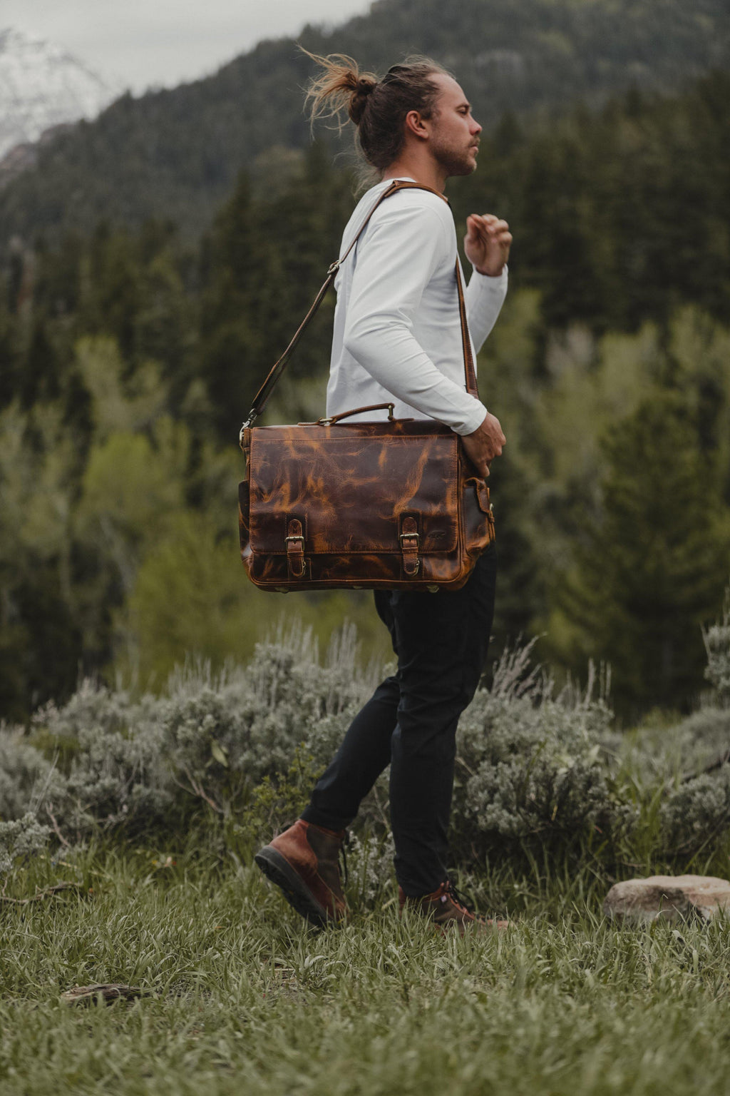 Sitka Leather Messenger Kodiak Leather