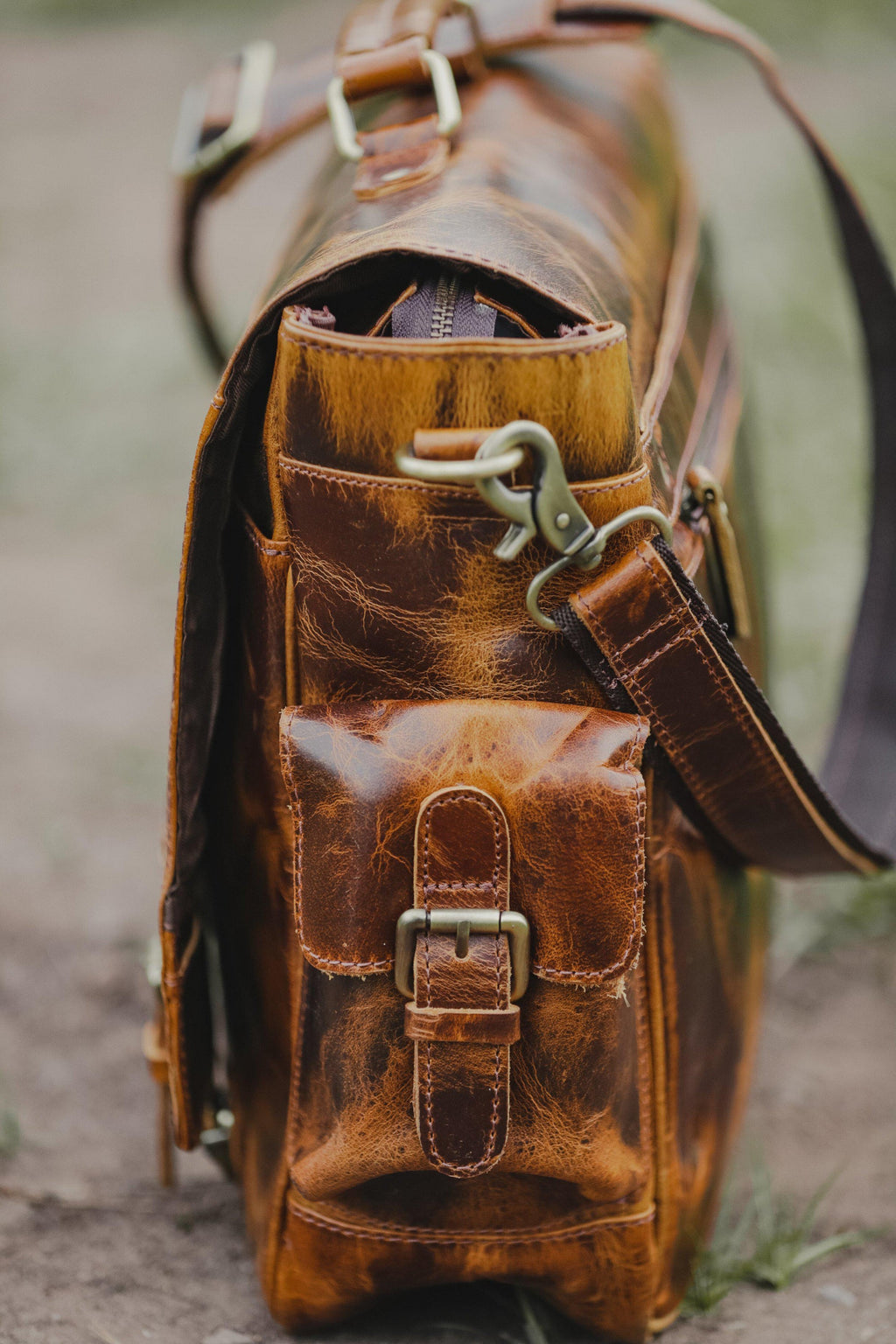 Sitka Leather Messenger Kodiak Leather