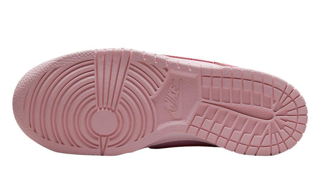 Nike Dunk Low 'Triple Pink (Barbie)' Banlieue91