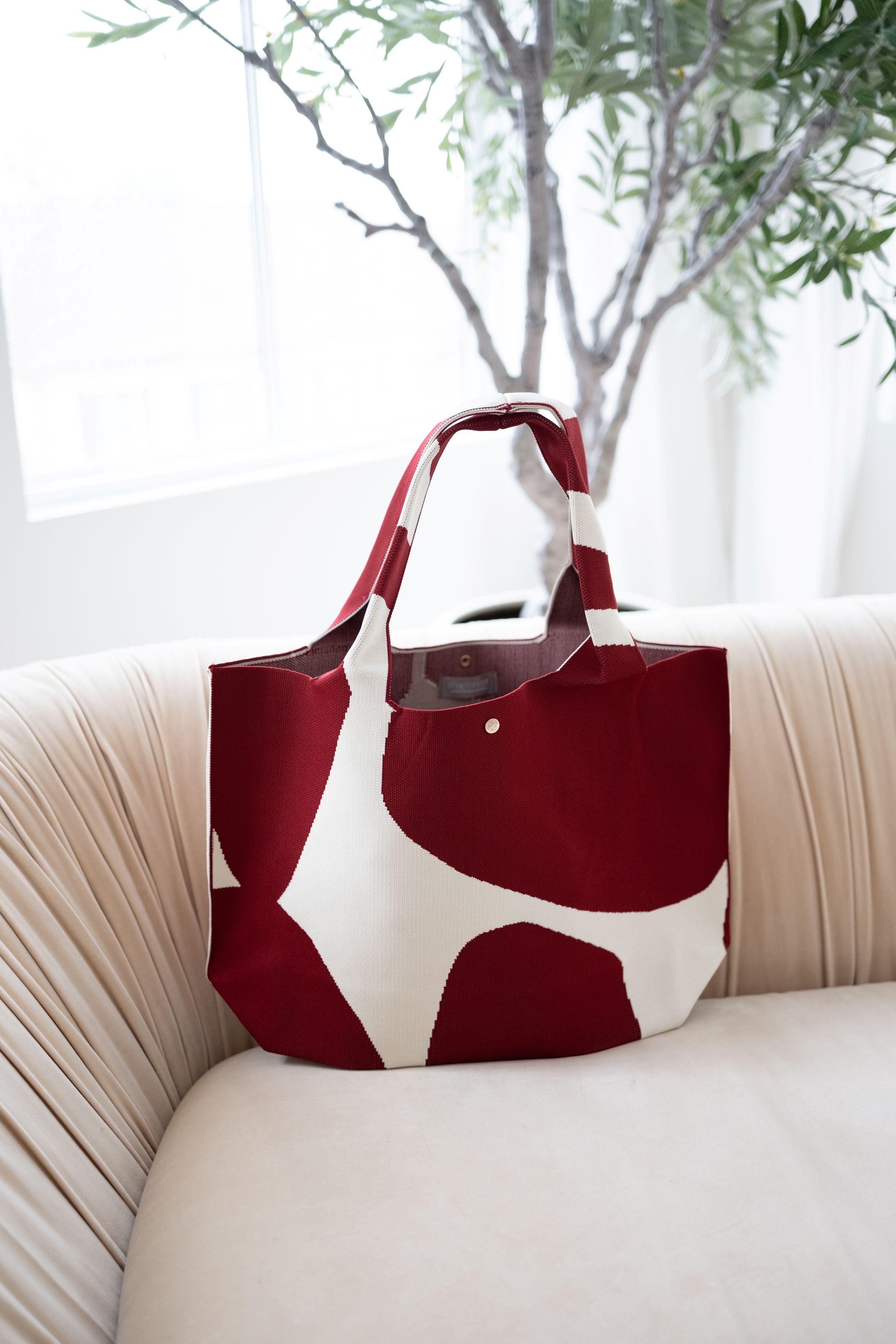 MOOdy Red Blend Signature Tote A Bag Concept