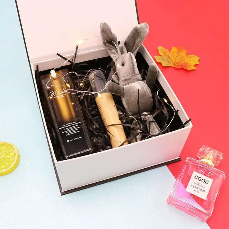 White Clamshell Gift Box with Black Satin Bow Royalessencelux